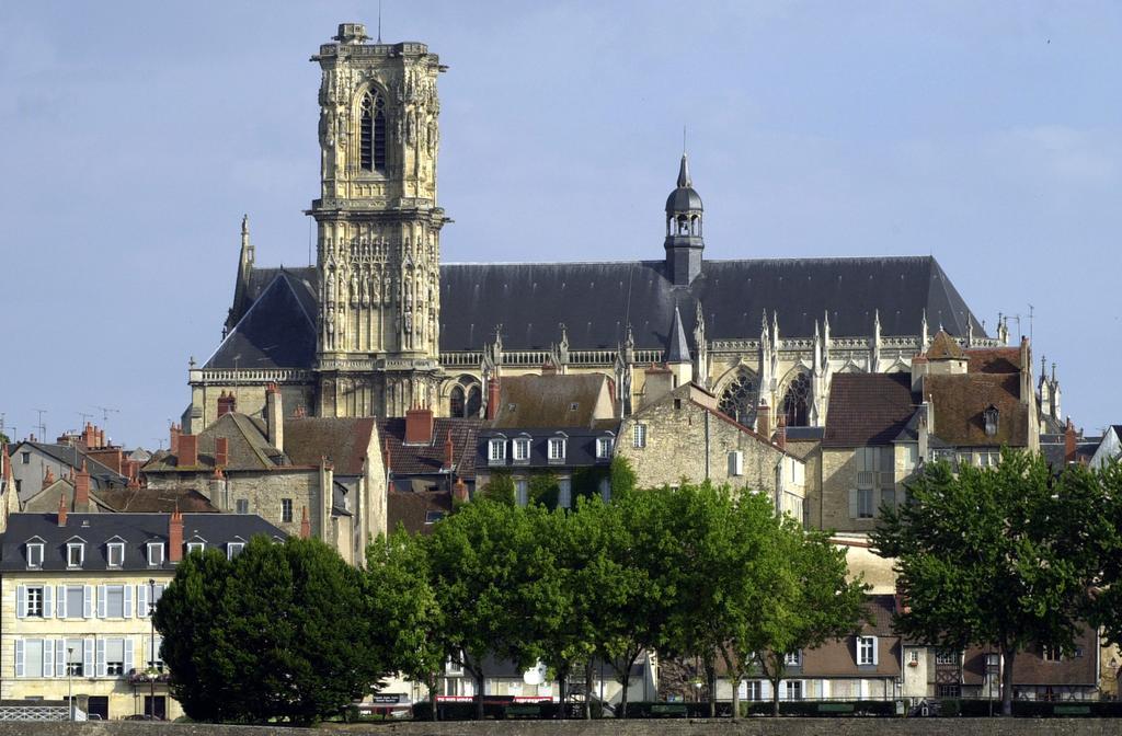 Kyriad Hotel Nevers Centre Eksteriør billede